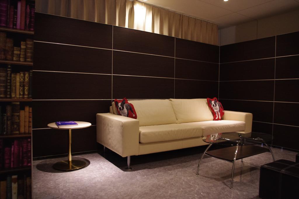 Hotel Casablanca (Adults Only) Осака Екстериор снимка
