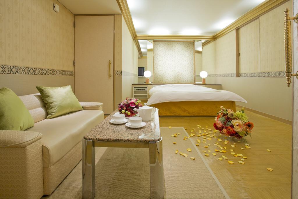 Hotel Casablanca (Adults Only) Осака Екстериор снимка