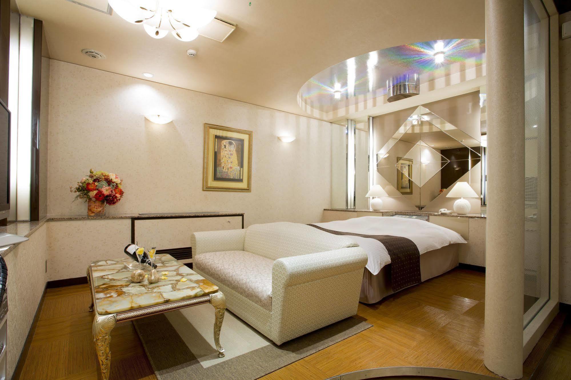 Hotel Casablanca (Adults Only) Осака Екстериор снимка